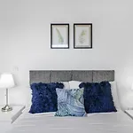 Stunning City Centre Penthouse - Sleeps 10 - Parking