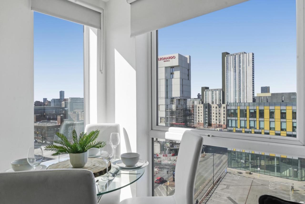 Stunning Centre Penthouse - Sleeps 10 - Parking Apartment Manchester